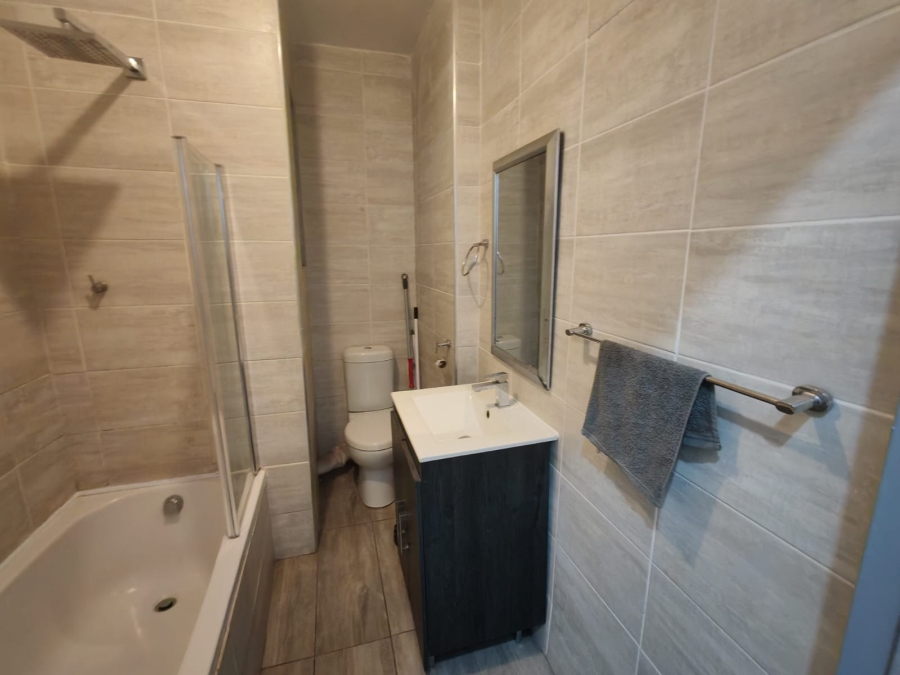 To Let 1 Bedroom Property for Rent in Humewood Eastern Cape